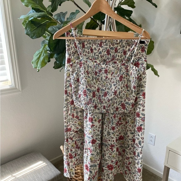 City Triangles | Women's Floral Boho Crop Top + Tiered Skirt - Picture 8 of 9